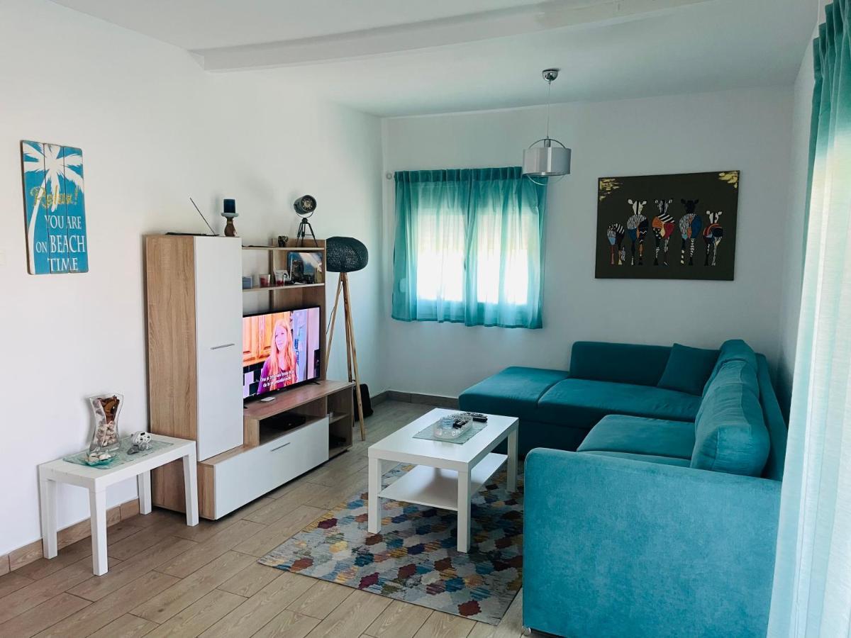 Villa ,,Sea Breeze,, - Home By The Sea Néa Ankhíalos エクステリア 写真